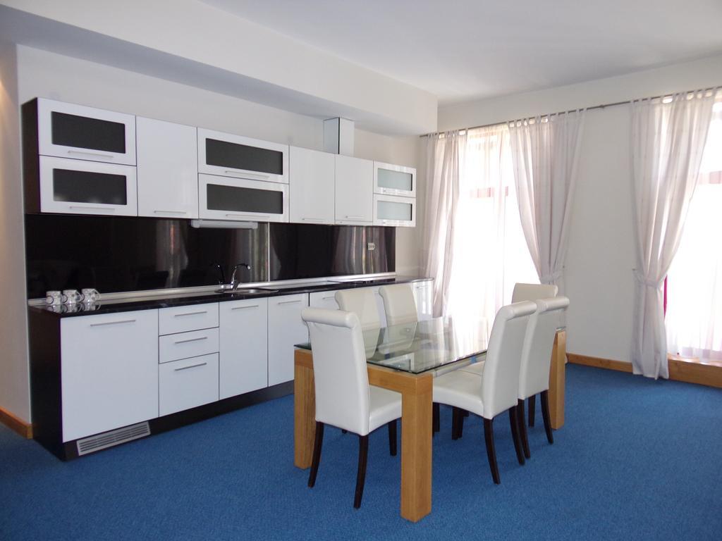 Universal Hotel Ντούπνιτσα Εξωτερικό φωτογραφία