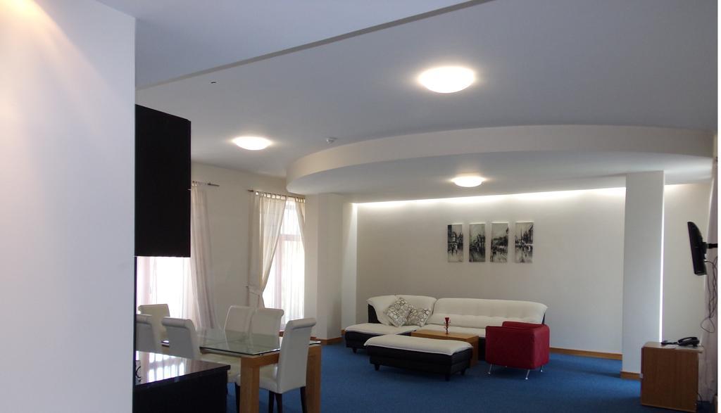 Universal Hotel Ντούπνιτσα Εξωτερικό φωτογραφία